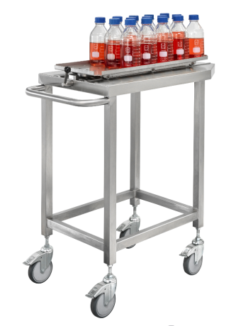 Szállító kocsi a töltő kocsival