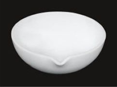 Quartz evaporating dish with spout, translucent material